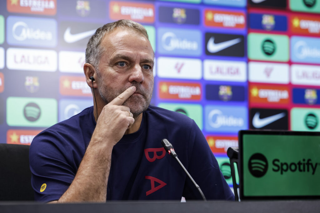 Barça : L’excuse des voyages ne passe pas pour Hansi Flick