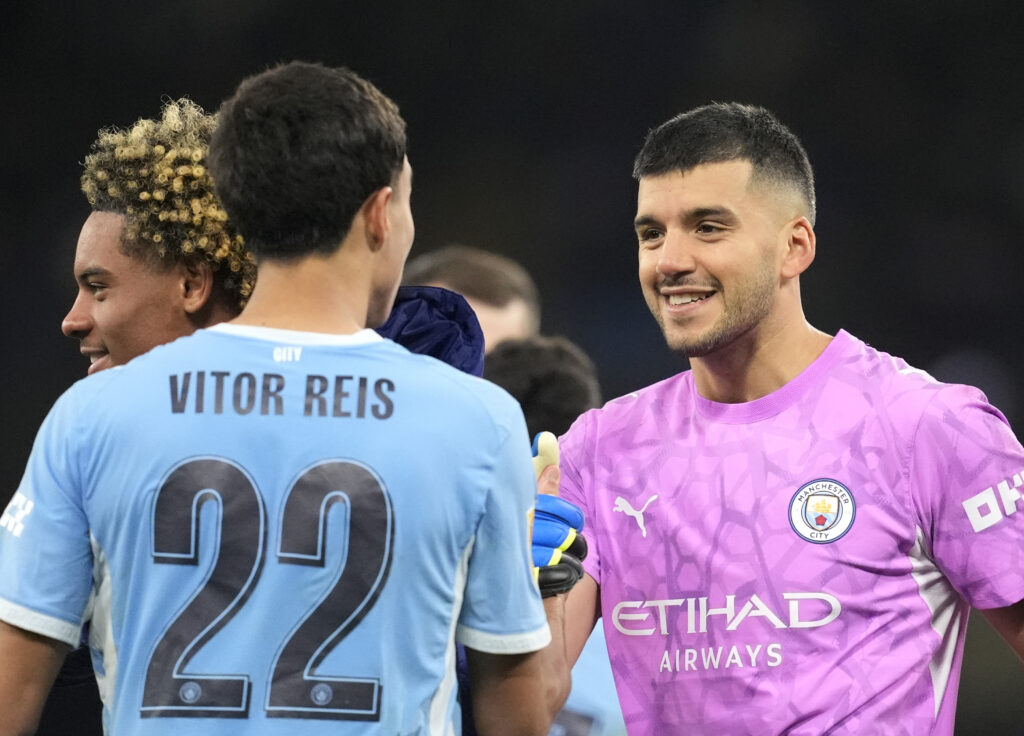 League Cup : L’ex de l’OM Rulli sauve Manchester City, Liverpool sort Chelsea aux tirs au but